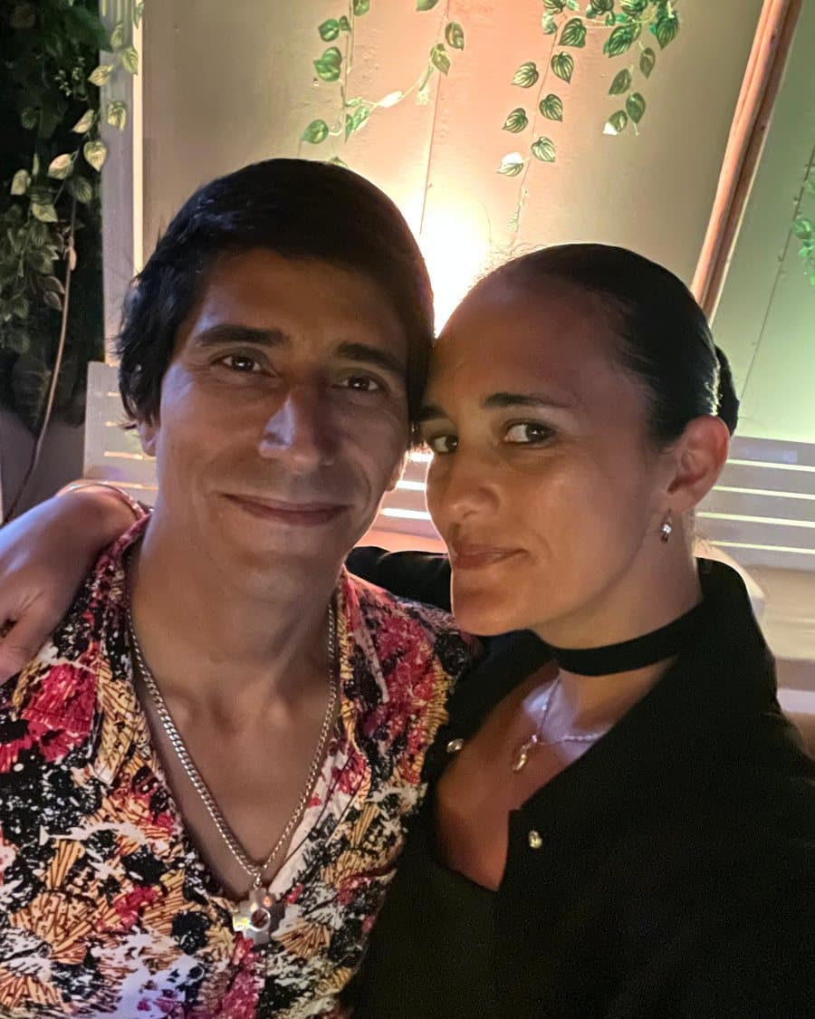 Paula y Juan Diego en casa